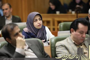الهام فخاری در گفت‌وگو با خبرنگار شهری خبرگزاری فارس: دستفروشان ساماندهی می‌شوند/ تعلل 12 ساله شهرداری در اجرای یک مصوبه